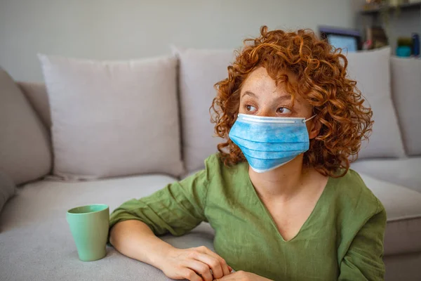 Woman Isolation Home Virus Outbreak Woman Wearing Protective Face Mask — Stock Photo, Image