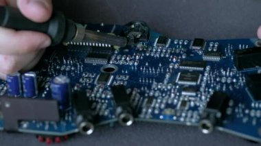 Elektronik cihazların, kalay lehimleme parçalarının onarımı