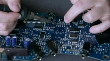 Elektronik cihazların, kalay lehimleme parçalarının onarımı
