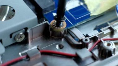 Adam Pc. elektronik cihazlar konseptinden anakart tamiri.