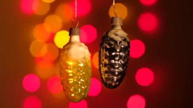 Yeni yıl vintage oyuncak holiday Lights bir arka plan üzerinde.