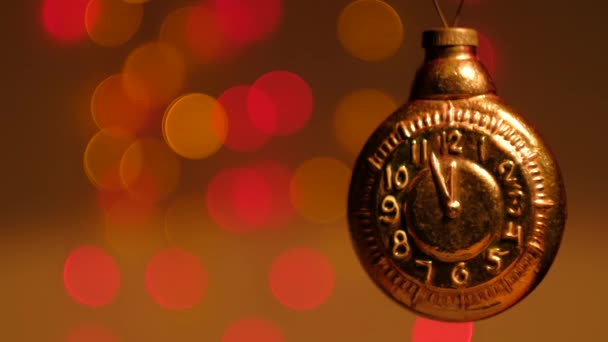 Horas Nuevo Año Juguete Vintage Reloj Oro Sobre Fondo Luces — Vídeos de Stock