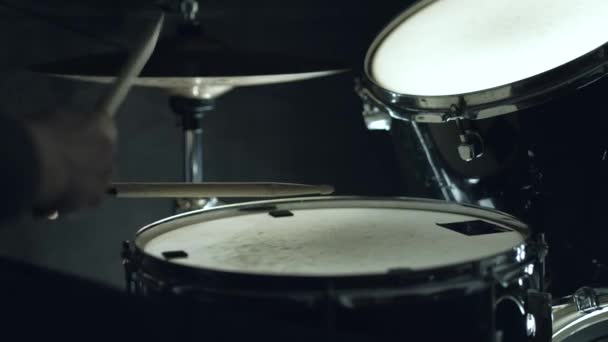Baterista toca bateria — Vídeo de Stock