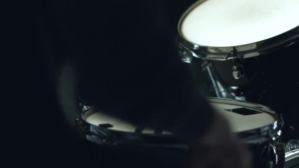 Baterista toca bateria — Vídeo de Stock