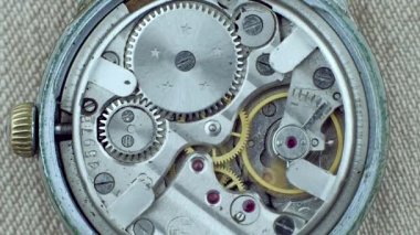 Çalışma, closeup ile yumuşak odak vurdu eski vintage saat mekanizması.