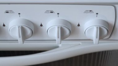 Adam gaz sobası gazı içerir.
