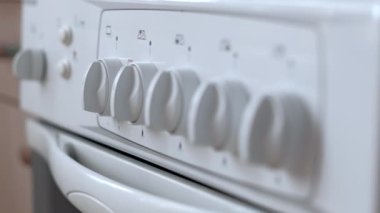 Mutfakta beyaz gaz ocağı var..
