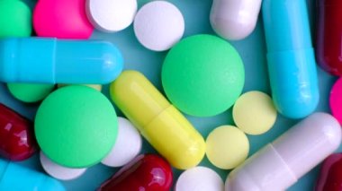 renkli vitamin döndürme.