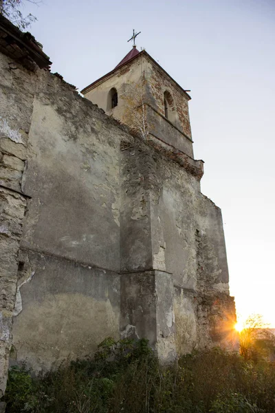 Sunset yakınında terkedilmiş kilise