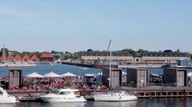 Kopenhag 'daki kanallara bakın.. 