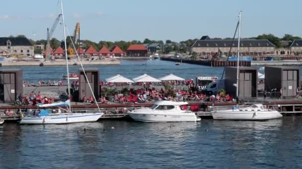 Vista típica sobre o porto interior em Copenhague — Vídeo de Stock
