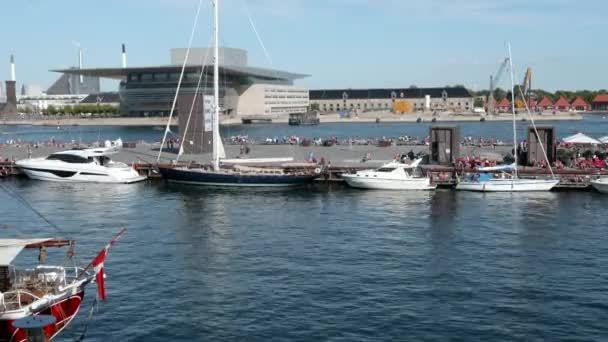 Uitzicht over kanalen in Kopenhagen — Stockvideo