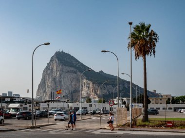 Gibraltar, Birleşik Krallık 08.27.2025 İspanya 'daki La Linea de la Concepcion' dan Cebelitarık 'a giriş kontrol noktası..