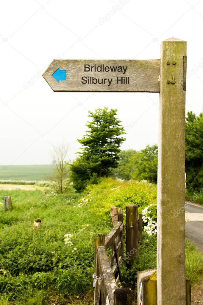 The Ridgeway National Trail UK Avebury to Ivanhoe Beacon Sign Post 90 millas Wiltshire North