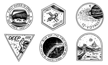 Vintage alanı logo. Astronomik galaksinin keşfi. Misyon astronot veya uzay adamı. kozmonot macera. Gezegen ve uyduları rozet amblemi yama sticker. oyma el çizilmiş kroki.
