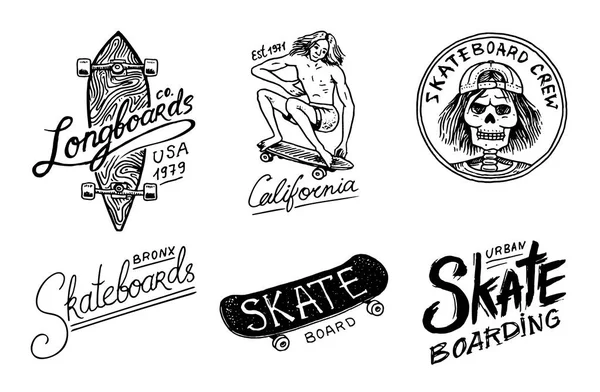 Zestaw Skateboarding etykiety logo. Ilustracja wektorowa z szkielet dla skater. Miejski projekt odznaki, emblematy t-shirt typografii. grawerowane ręcznie rysowane szkic w monochromatycznym stylu vintage. — Wektor stockowy