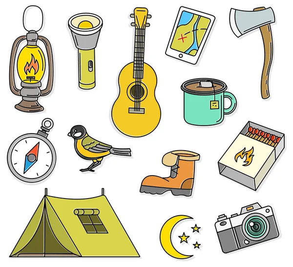 Conjunto de lindos elementos de camping. Equipo en el bosque. Pegatinas, garabatos, parches. Mapa de fogata Brújula Tienda de Osos Guitarra. símbolos de viaje . — Vector de stock