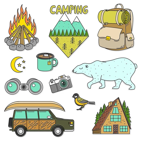 Set von niedlichen Camping-Elementen. Ausrüstung im Wald. Aufkleber, Kritzelnadeln, Patches. Bergfeuer tragen Auto-Rucksack. Reisesymbole. — Stockvektor