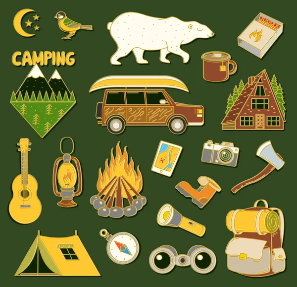 Uppsättning av söt camping element. Klistermärken, doodle pins, patchar. Utrustning i skogen. Berg, brand, karta, kompass, Björn, tält, bil, ryggsäck, gitarr. — Stock vektor