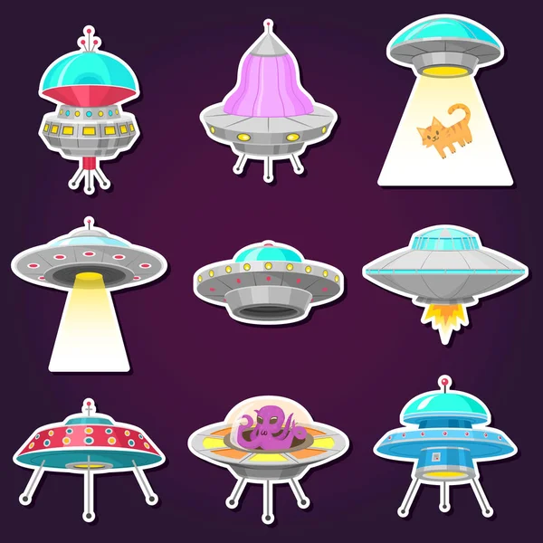 Ufo-Aufkleber. Alien-Raumschiffe, nicht identifizierte Flugobjekte, fantastische Raketen, kosmische Raumfahrzeuge im Universum. Vektor-Illustration auf weißem Hintergrund. gui elemente, cartoon flache spiel. — Stockvektor