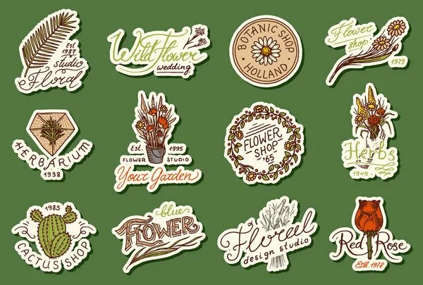 Flor loja emblemas e logotipo brilhante. Um buquê vintage. Sinais de jardinagem e rótulo retro beleza. Emblemas desenhados à mão. Modelos de casamento florais . — Vetor de Stock