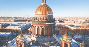 Saint Isaacs Katedrali, Isaakievskiy Sobor kuş görünümü. Antik tapınak, mimari kış City. 4k robot. St. Petersburg, Rusya Federasyonu.