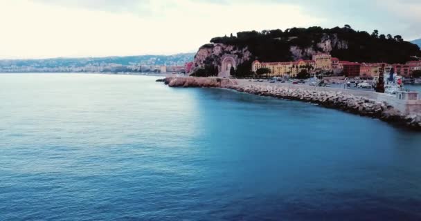 Szép, Franciaország. Légi felvétel a városról reggel. Kék tenger és napfelkelte szeptemberben. Idegenforgalmi helyek — Stock videók