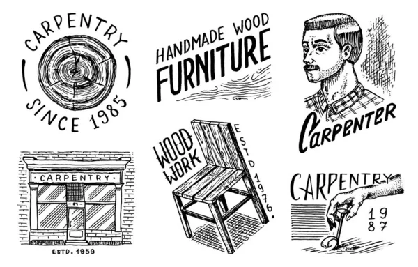 Set de etiquetas de madera para Taller o letreros. Carpintero carpintero hombre, carpintero y muebles y silla. Logotipo vintage, Insignias para tipografía o camisetas. Dibujado a mano grabar boceto . — Archivo Imágenes Vectoriales