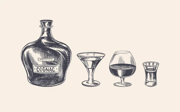 Cognac flaska och glasbägare. Graverad handritad vintage skiss. Träsnitt. Vektorillustration. — Stock vektor