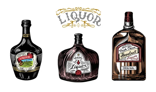 Licor em uma garrafa de vidro. Bebida alcoólica ou bebida forte. Sobremesa vinho e rótulo Retro. Gravado mão desenhado esboço vintage. Estilo Woodcut. Ilustração vetorial para menu ou cartaz. — Vetor de Stock