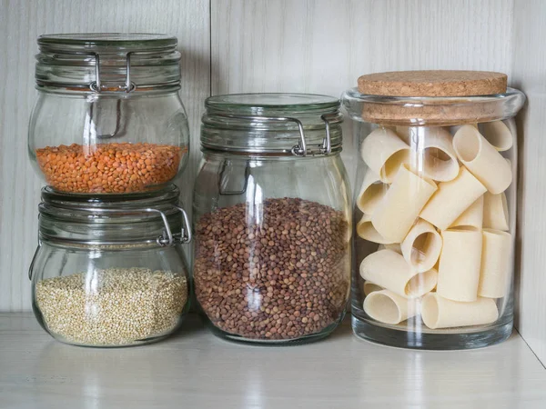 Plank Keuken Met Verschillende Potten Van Granen Glazen Potten Met — Stockfoto