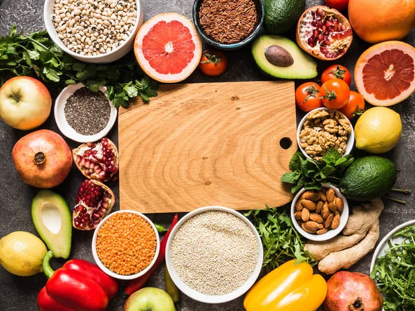 Čerstvé Suroviny Pro Zdravé Vaření Zelenina Ovoce Semínka Obiloviny Fazole — Stock fotografie