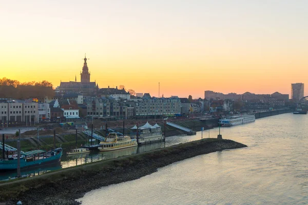 Неймеген Нідерланди 2018 Листопада Nijmegen Waterfront Подання Пороми Човни Зверху — стокове фото