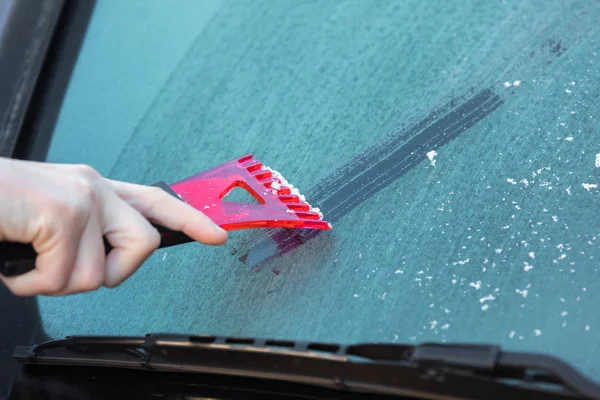 Winter Scene Hand Scraping Ice Windshield Car — Zdjęcie stockowe