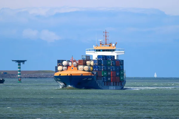 Hoek Van Holland Rotterdam Нідерланди Липня 2020 Червоний Вантажний Корабель — стокове фото