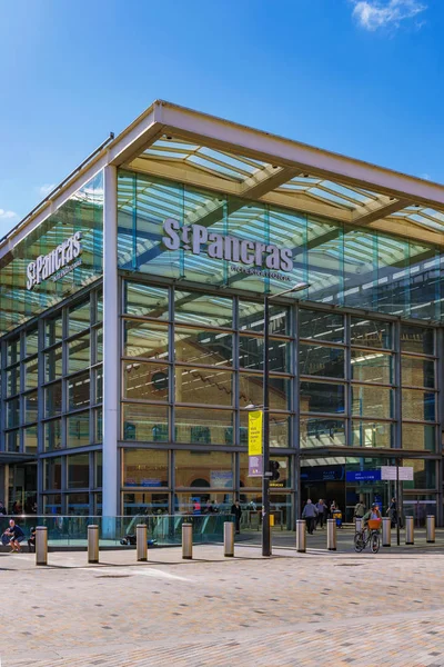 Londra, İngiltere - 17 Nisan: Eurostar trenleri için terminal istasyonu 17 Nisan 2018 Londra'da St Pancras Uluslararası Tren İstasyonu, bu