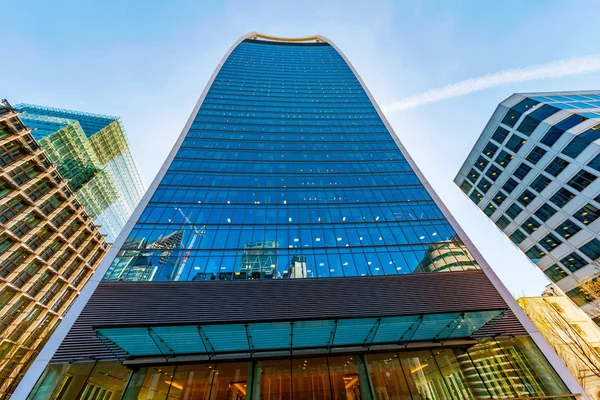 London, Büyük Britanya - Nisan 19: Bu 20 Fenchurch street banka finansal bölgesinde 19 Nisan 2018 Londra'da bilinen ünlü modern gökdelen Binası