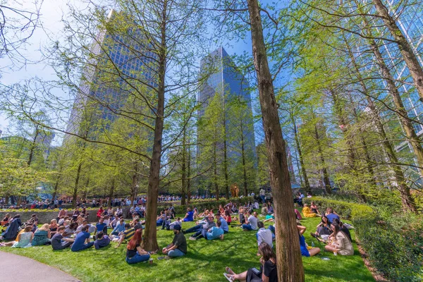 Londres Reino Unido Abril Edifícios Natureza Escritórios Jubilee Park Dia — Fotografia de Stock