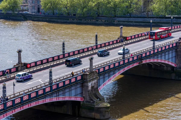 ロンドン イギリス ビューのロンドン ブリッジ ウェストミン スターでテムズ川沿いの有名な橋 2018 日にロンドンで — ストック写真