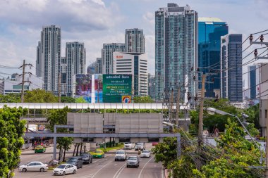 Bangkok, Tayland - 15 Temmuz: Modern şehir binaların, Ratchada 15 Temmuz 2018 üzerinde Bangkok görülmektedir