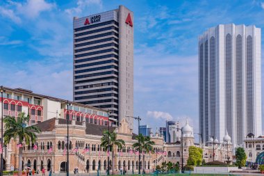 Kuala Lumpur, Malezya - 22 Temmuz: Merdeka Meydanı'nda şehir merkezi Kuala Lumpur gökdelenlerin 22 Temmuz 2018 üzerinde Kuala Lumpur oteli görülmektedir