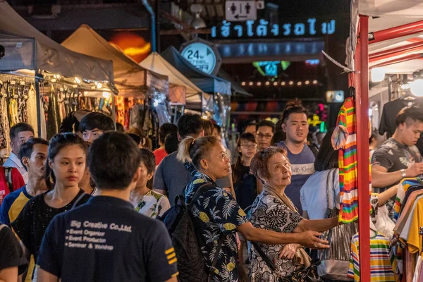 Bangkok Thailand July Busy Scene People Walking Clothes Stalls Rod — Stock Photo, Image