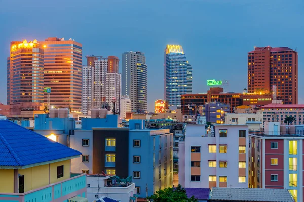 Bangkok Thaïlande Juillet Vue Soirée Des Bâtiments Modernes Ville Dans — Photo