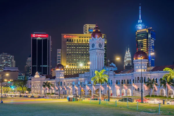 马来西亚吉隆坡 7月20日 2018年奥斯阿卜杜勒 萨马德夜景和默德卡广场的现代建筑于2018年7月20日在吉隆坡 — 图库照片