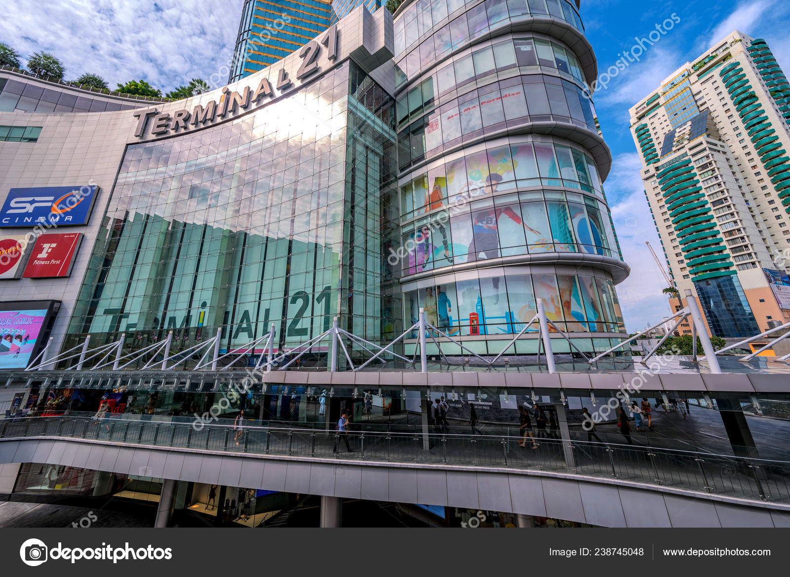 Bts Overpass And Emporium Shopping Mall Stock Photo - Download