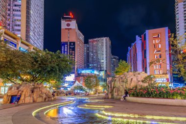 Chongqing, Çin - 20 Eylül: Bu gece alışveriş bölgesine 20 Eylül 2018 Chongqing Shapingba görülmektedir