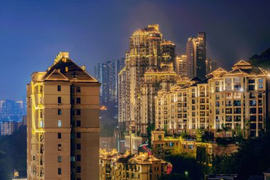 Chongqing, Çin - 22 Eylül: Hillside lüks daire bina kent merkezinde de Nanbin yol gecesi 22 Eylül 2018, Chongqing