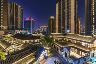 Chongqing, bir gece bu Çin - 23 Eylül Danzishi tarihi kent merkezine ve yüksek doğmak apartmanlar Chongqing içinde 23 Eylül 2018 üzerinde göster