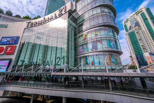 Bangkok, Tayland - Ağustos 01: Terminal 21 Alışveriş Merkezi popüler bir alışveriş merkezi ve turistik kent merkezinde içinde 01 Ağustos 2018 üzerinde Bangkok bu
