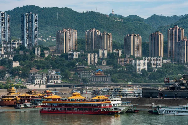 Chongqing Kína Szeptember River View Chaotianmen Dokkoló Domboldalon Város Épületeit — Stock Fotó